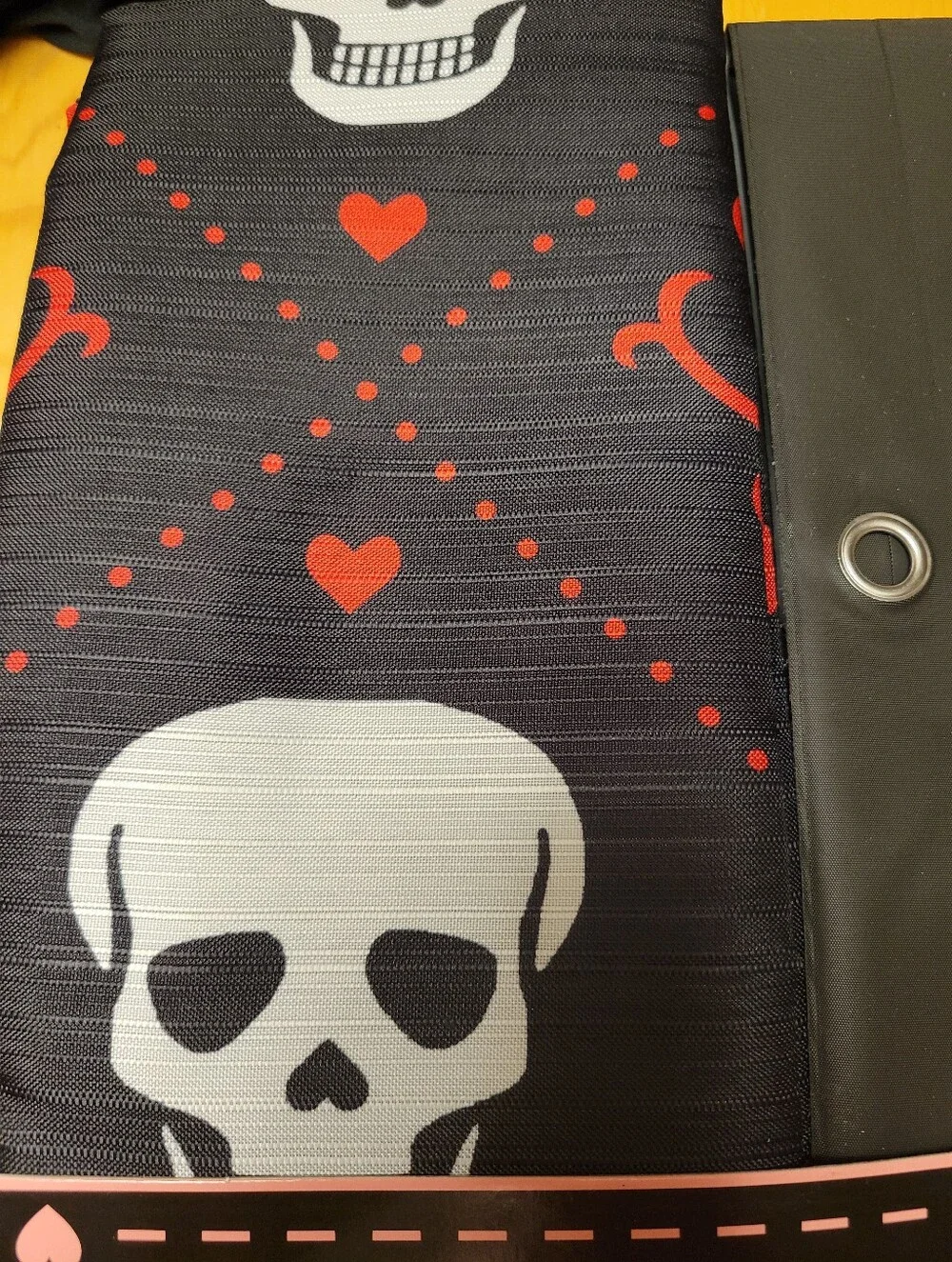 Betsey Johnson Halloween Skulls Shower Curtain 14 Piece Set Black And Red